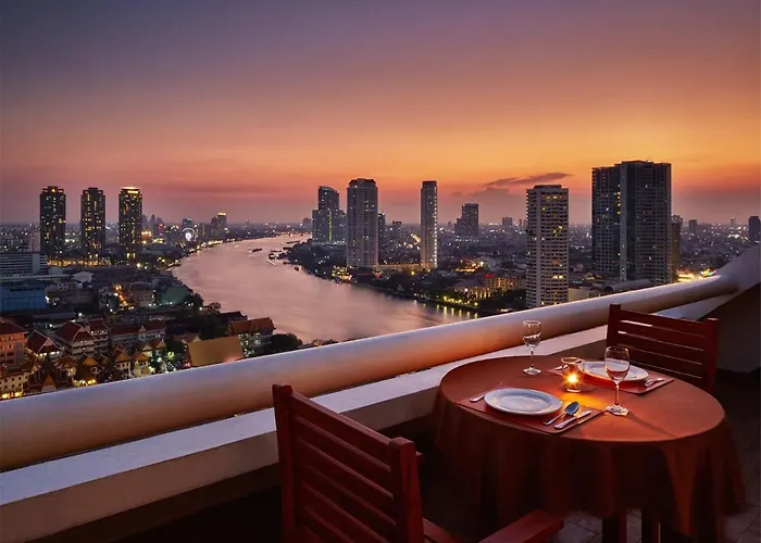 Centre Point Silom 4*