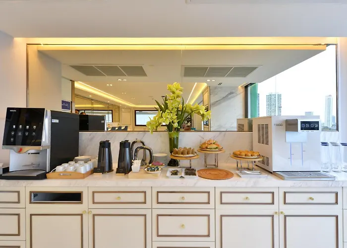 Hotel Centre Point Silom 4*