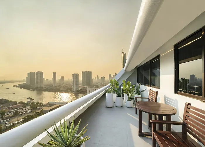 Centre Point Silom Hotel 4*