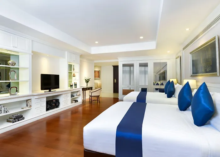 Centre Point Silom 4*