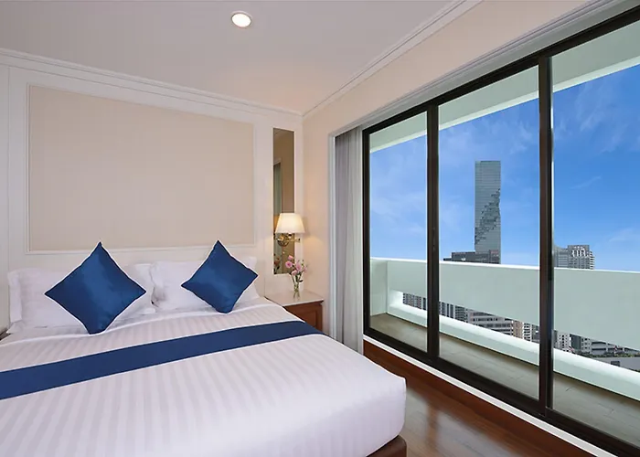 Centre Point Silom Hotel 4*