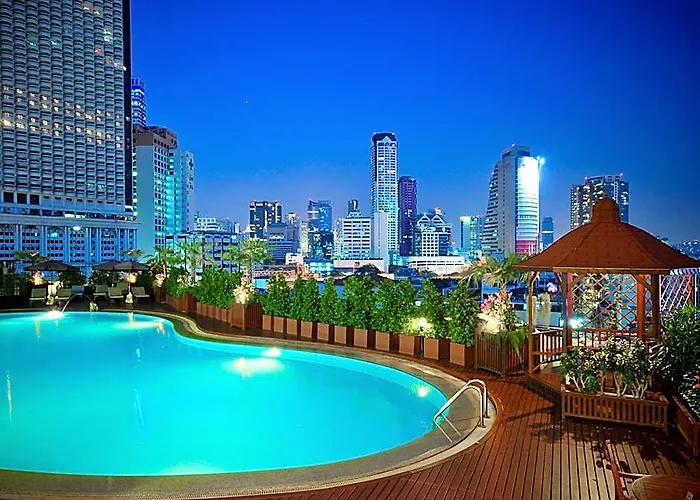 Centre Point Silom 4*