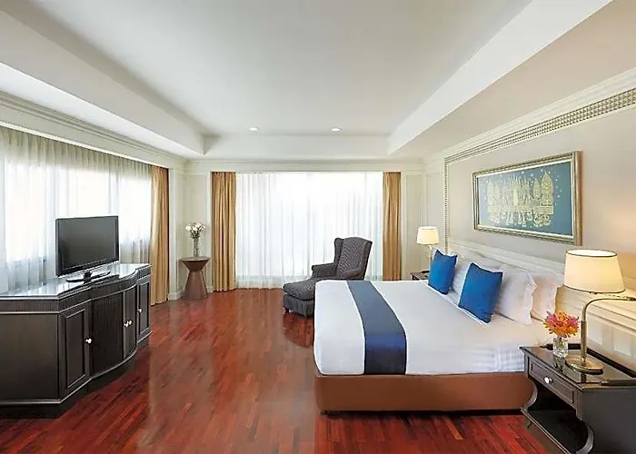 Centre Point Silom Hotel 4*