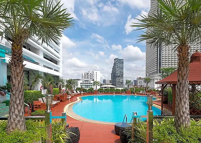 Centre Point Silom 4*