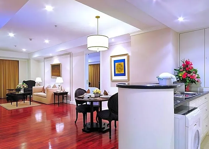 Centre Point Silom Hotel 4*