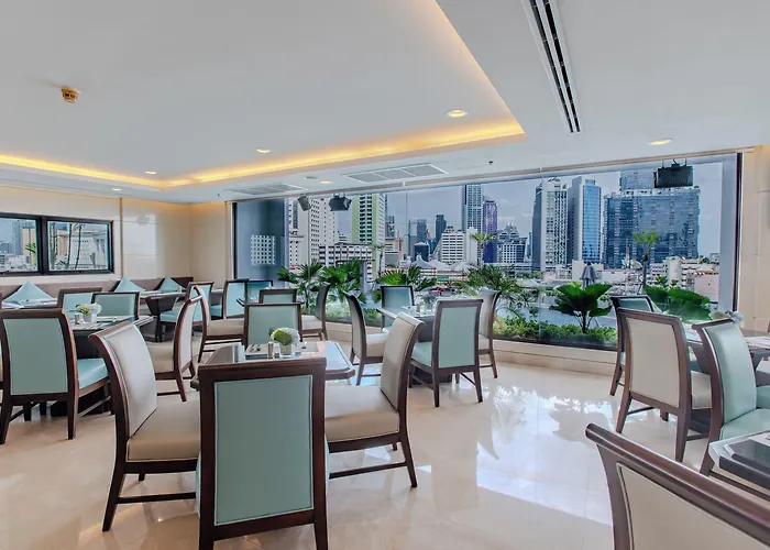 Centre Point Silom Hotel 4*